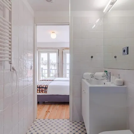 Youropo - The Tower Apartment *